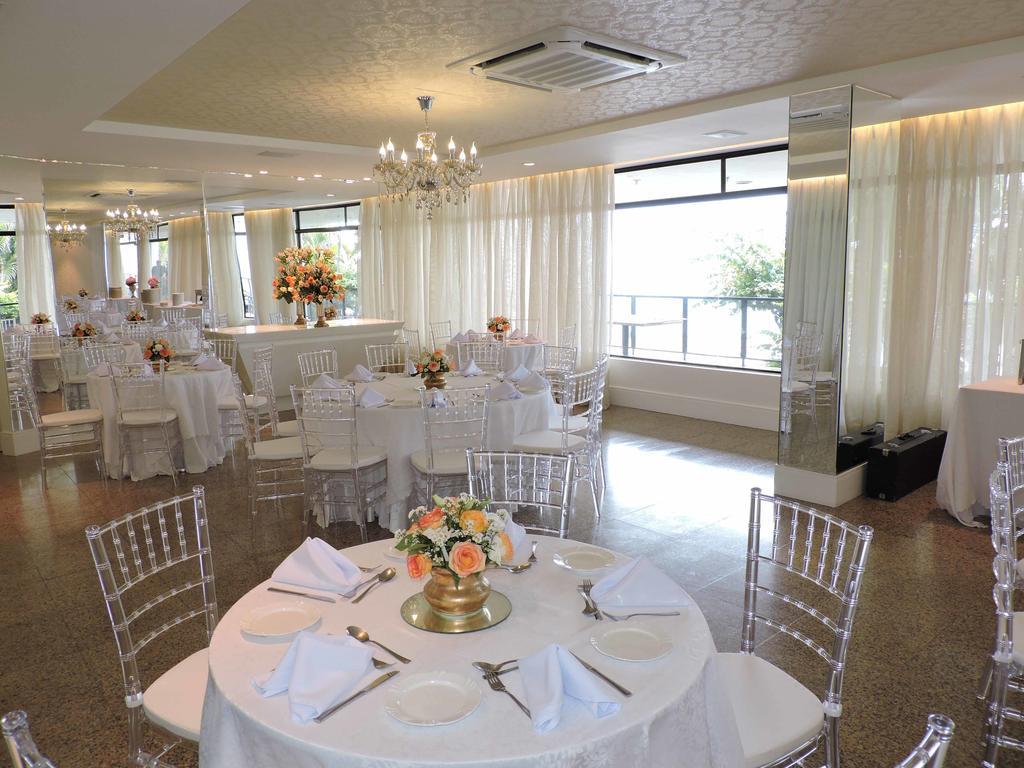 Marina Park Hotel フォルタレザ エクステリア 写真 The interior of the ballroom at the Riverview Mansion