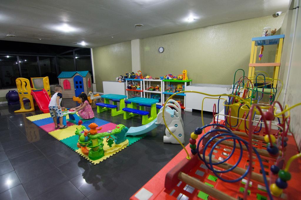 Marina Park Hotel フォルタレザ エクステリア 写真 A playroom at a hospital in Thailand