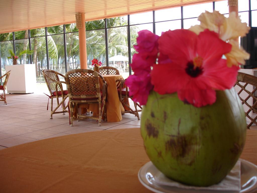 Marina Park Hotel フォルタレザ エクステリア 写真 A coconut drink